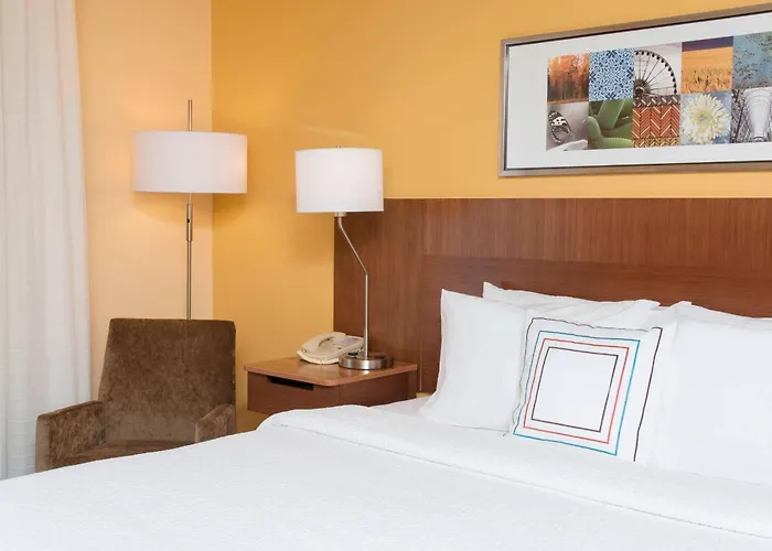 Hotel Fairfield And By Marriott Chicago St. Charles 3*