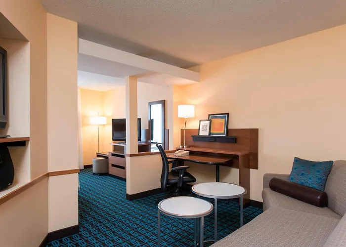 Hotel Fairfield And By Marriott Chicago St. Charles