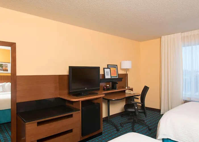 Hotel Fairfield And By Marriott Chicago St. Charles 3*