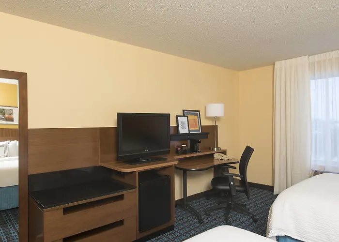 Hotel Fairfield And By Marriott Chicago St. Charles 3*