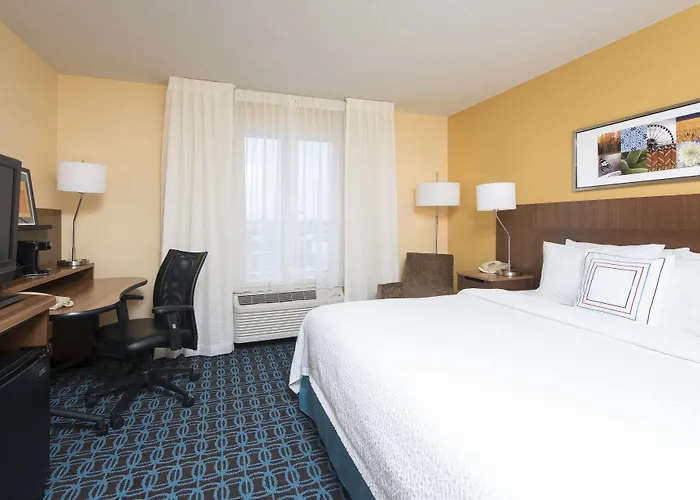 Fairfield And By Marriott Chicago St. Charles Hotel Saint Charles