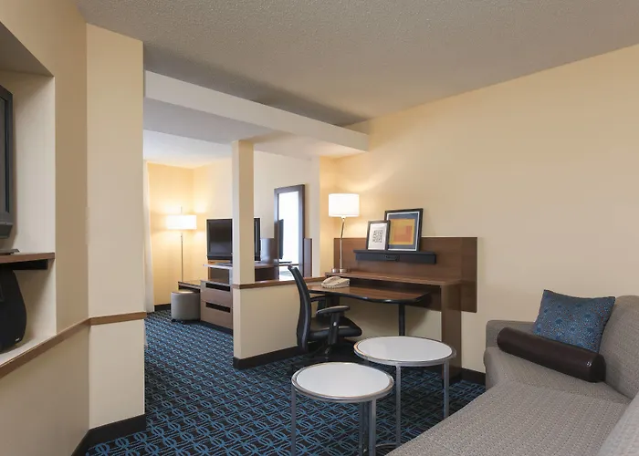 Hotel Fairfield And By Marriott Chicago St. Charles 3*