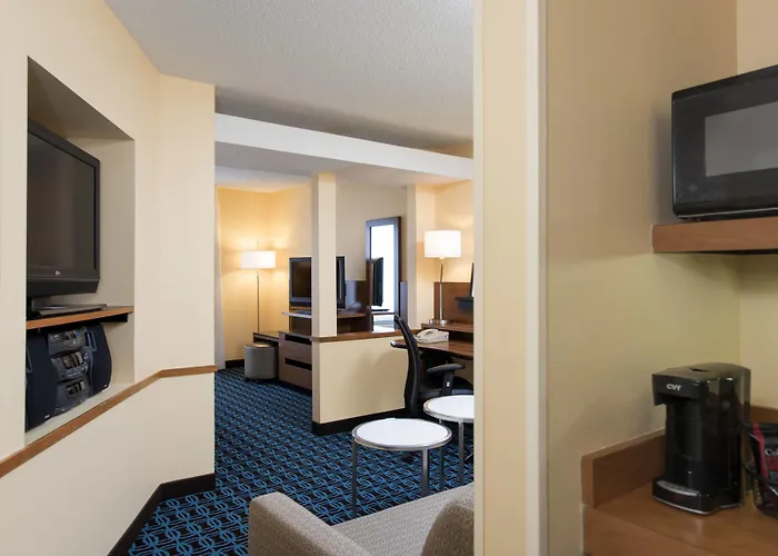 Fairfield And By Marriott Chicago St. Charles Hotel