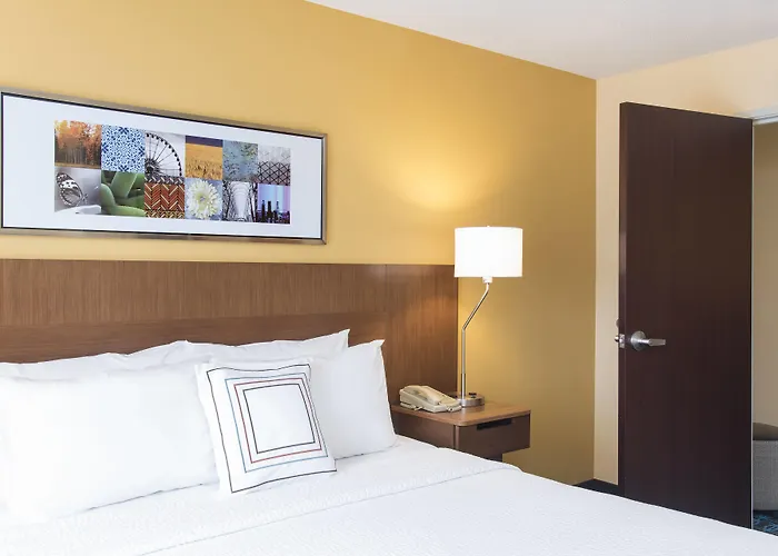 Fairfield And By Marriott Chicago St. Charles Hotel Saint Charles