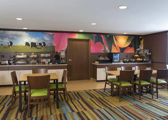 Hotel Fairfield And By Marriott Chicago St. Charles 3*