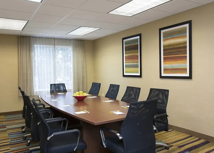 Hotel Fairfield And By Marriott Chicago St. Charles