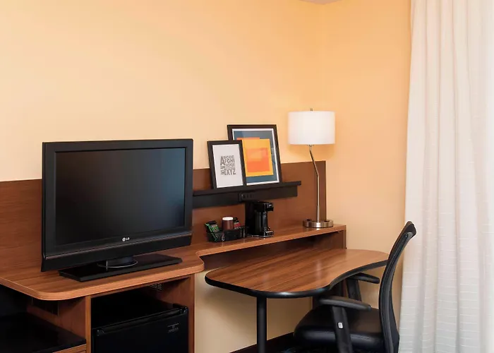 Hotel Fairfield And By Marriott Chicago St. Charles 3*