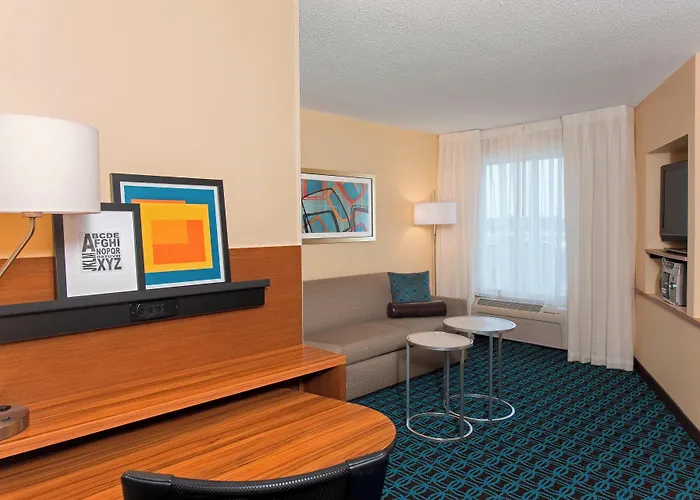 Fairfield And By Marriott Chicago St. Charles Hotel