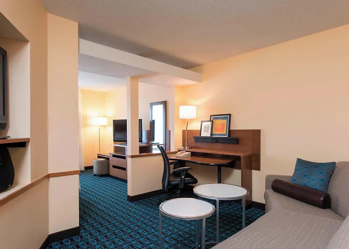 Hotel Fairfield And By Marriott Chicago St. Charles Saint Charles