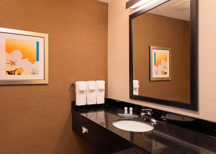Hotel Fairfield And By Marriott Chicago St. Charles 3*