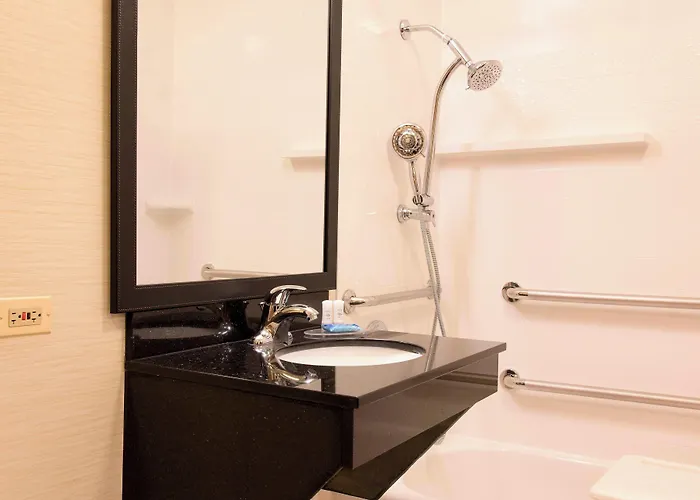 Hotel Fairfield And By Marriott Chicago St. Charles Saint Charles