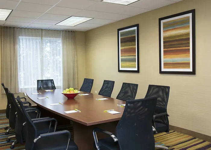 Fairfield And By Marriott Chicago St. Charles 3*